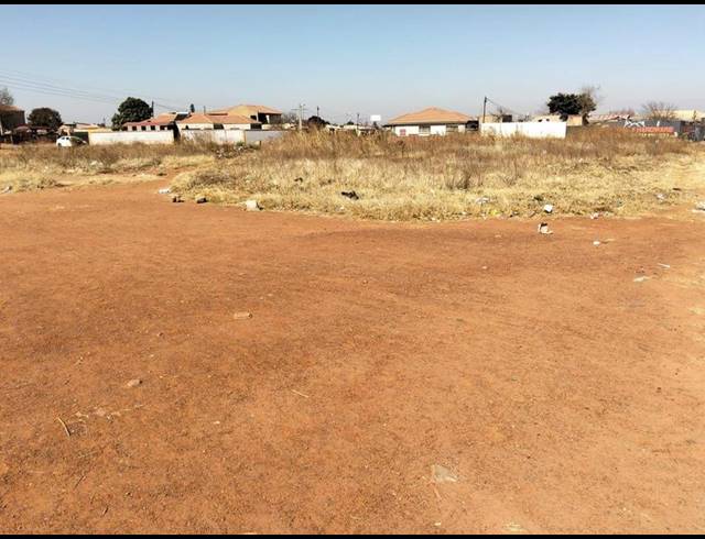 LAND FOR SALE IN BRAAMFISCHERVILLE